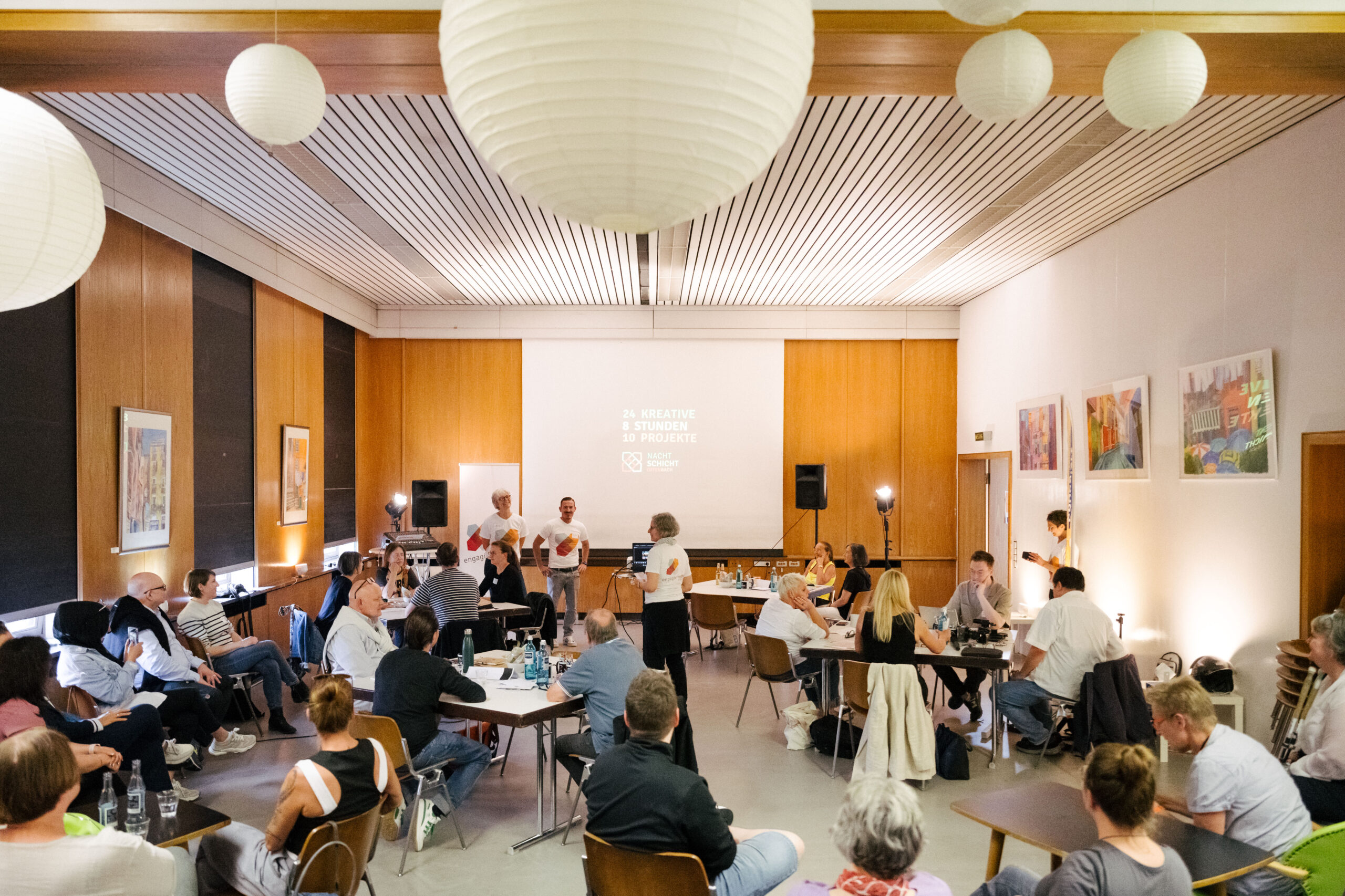 Begrüßung im Plenum